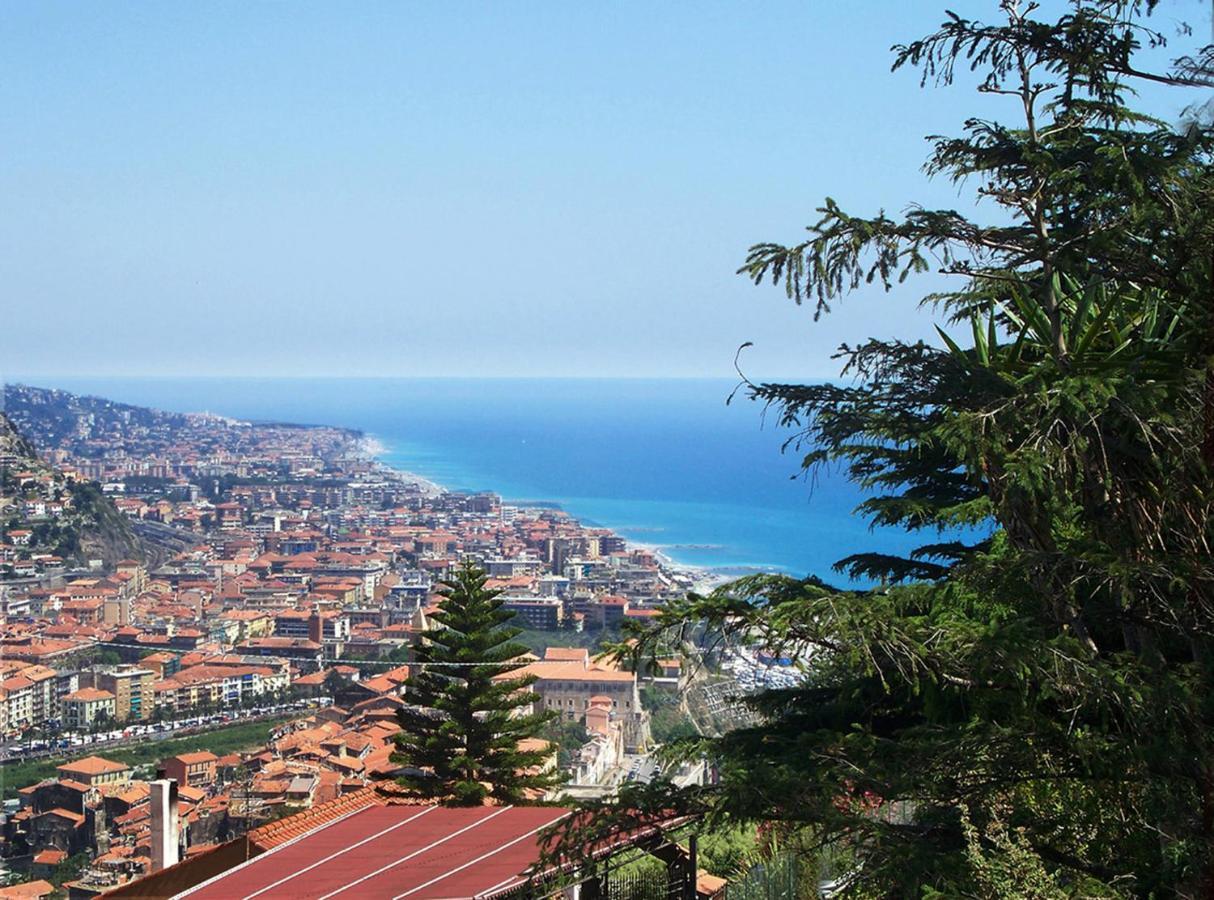 La Tana Del Tasso Ventimiglia Acomodação com café da manhã Exterior foto