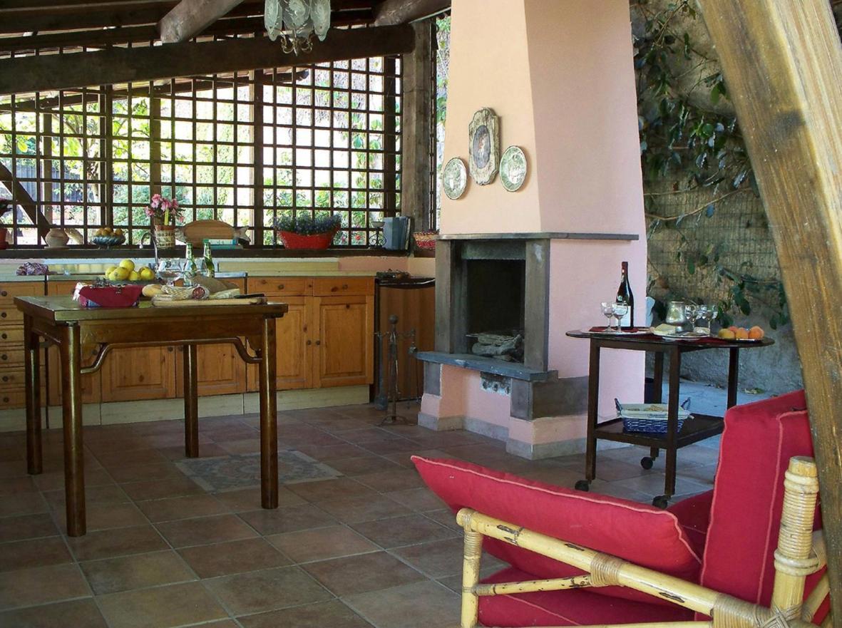 La Tana Del Tasso Ventimiglia Acomodação com café da manhã Exterior foto