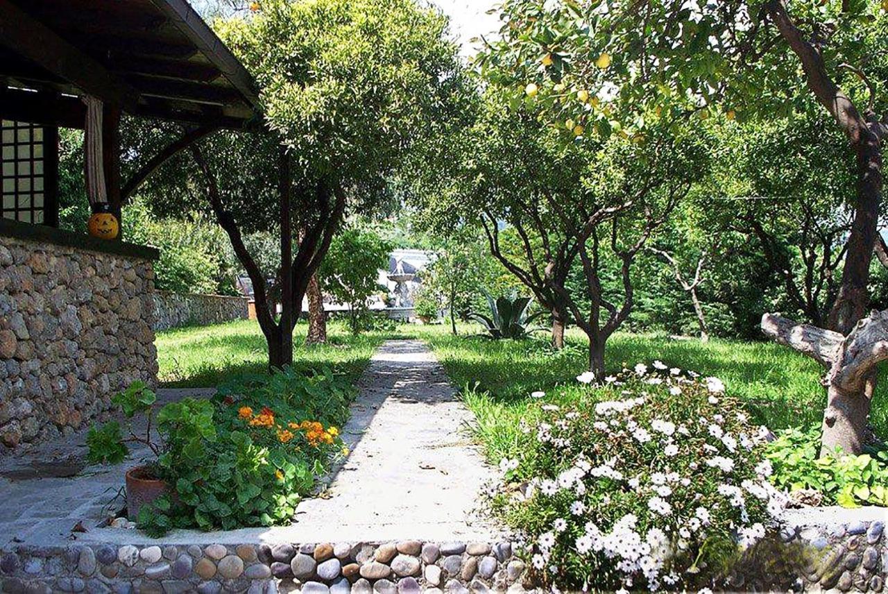 La Tana Del Tasso Ventimiglia Acomodação com café da manhã Exterior foto
